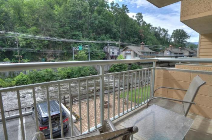Gatlinburg River Inn Room photo