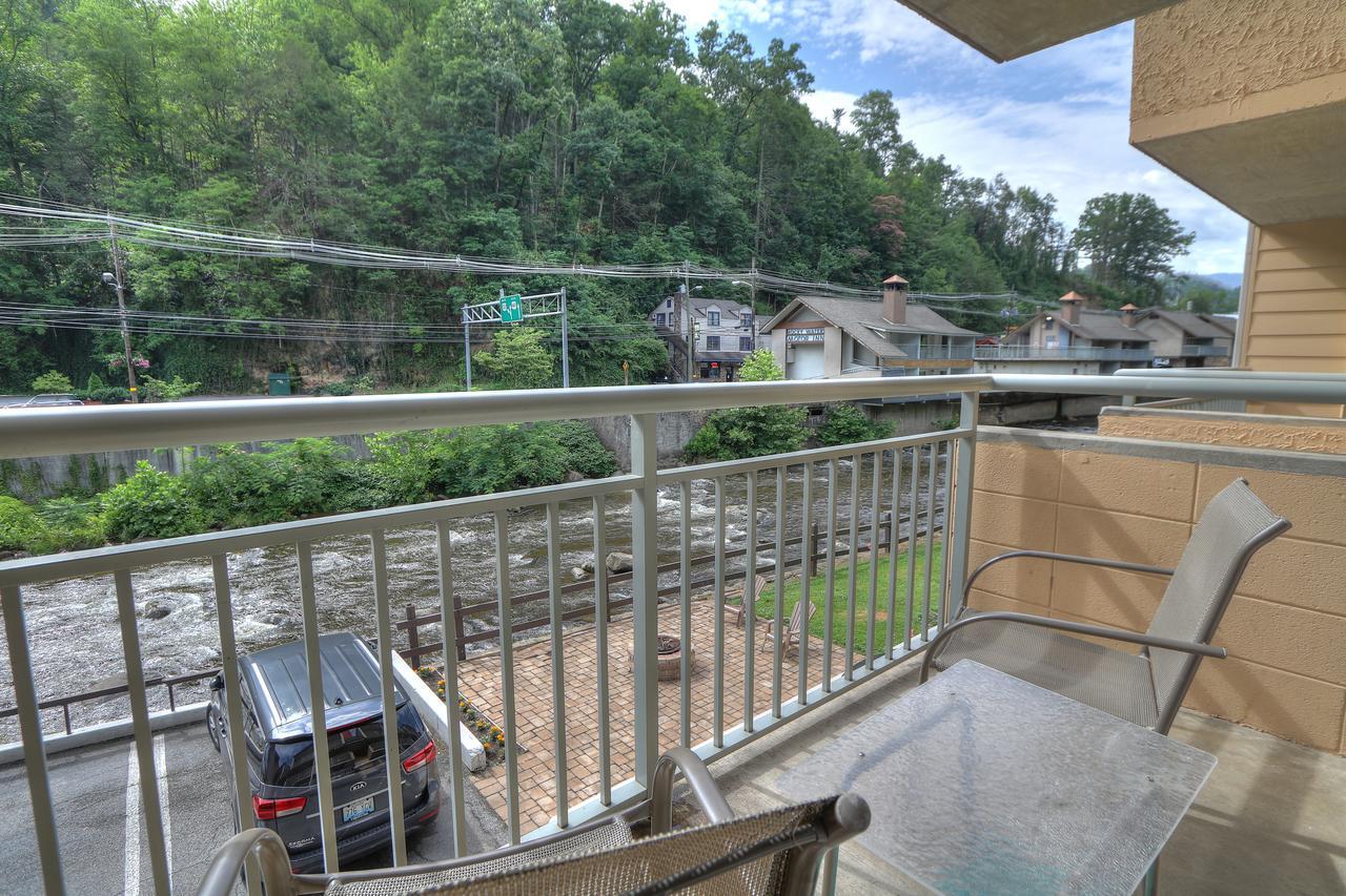 Gatlinburg River Inn Exterior photo